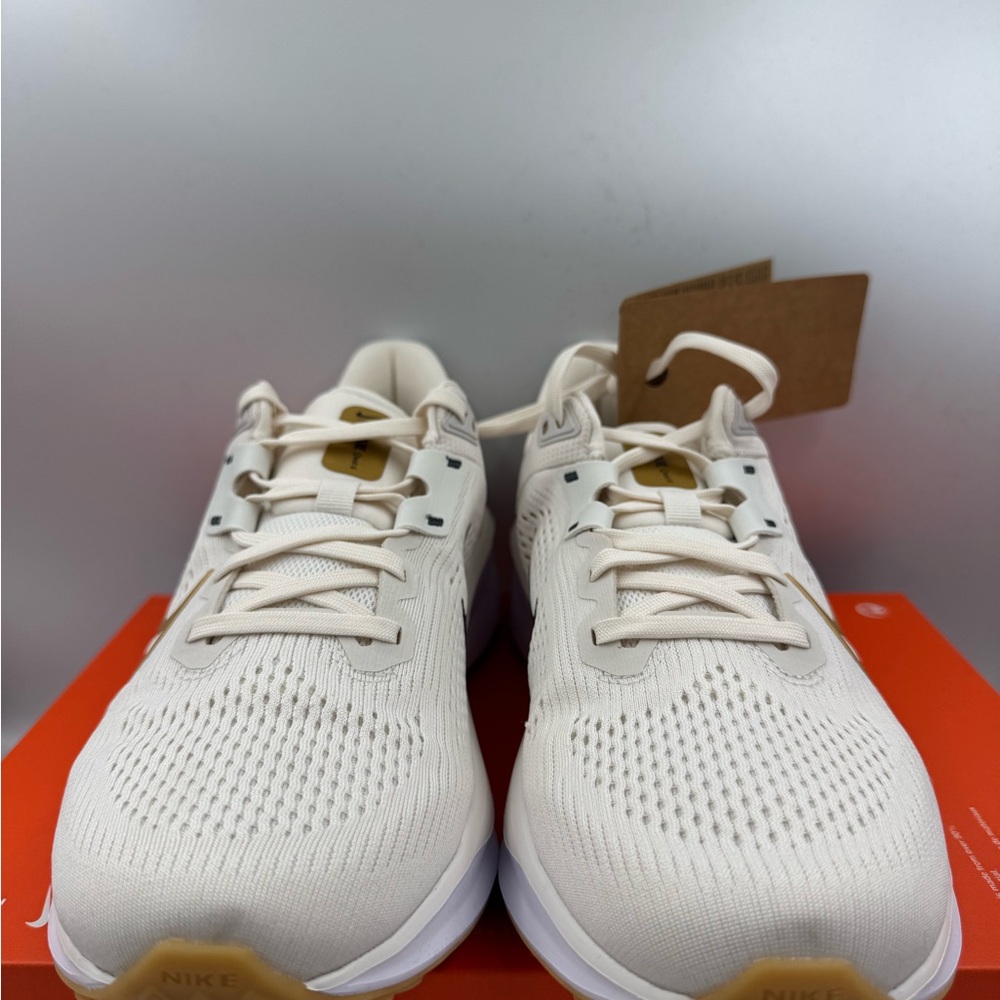 Nike Quest 6 Phantom Metallic Gold BRAND NEW Size 10 Women - Picture 3 of 8